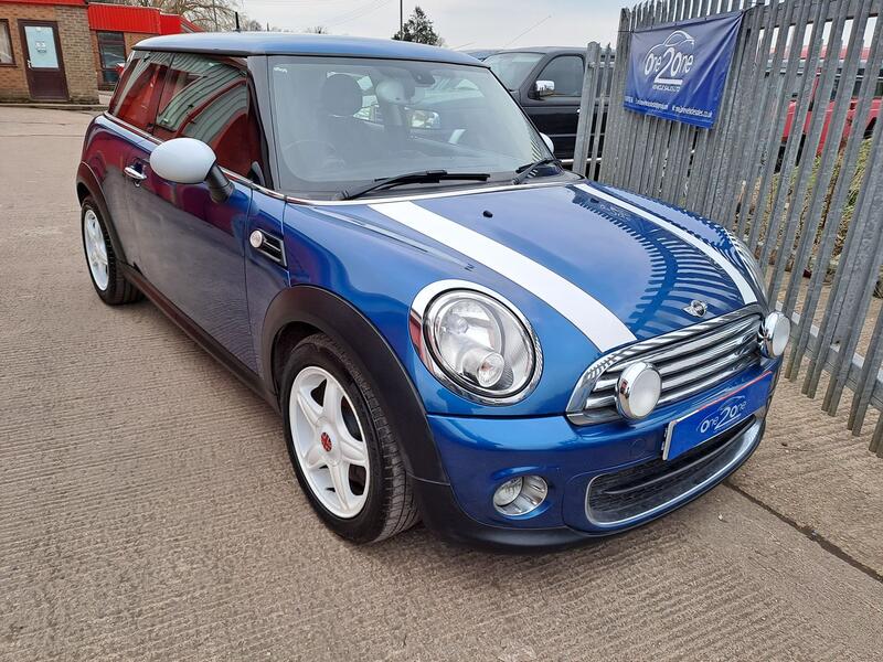 MINI HATCH