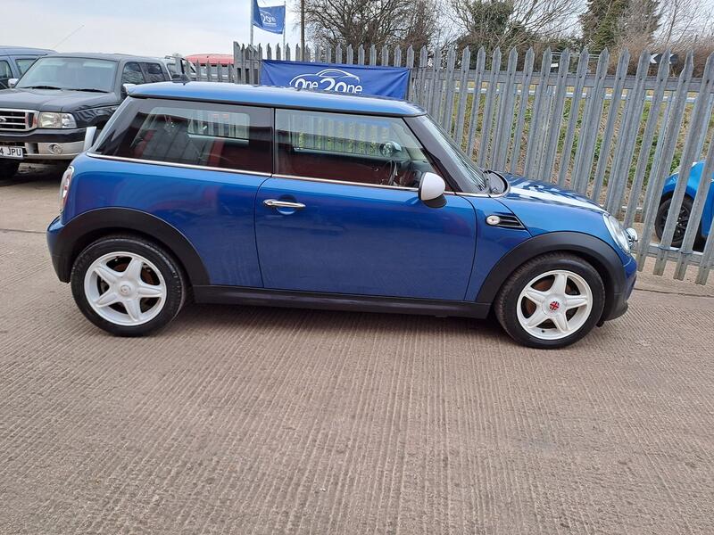 MINI HATCH