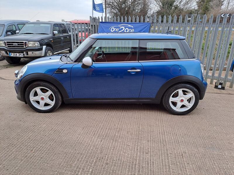 MINI HATCH