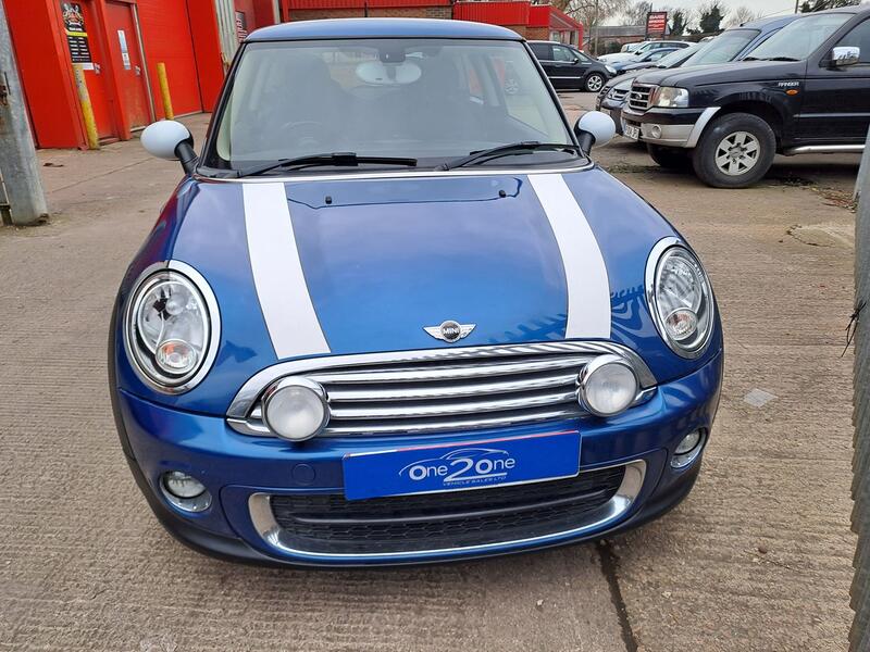 MINI HATCH