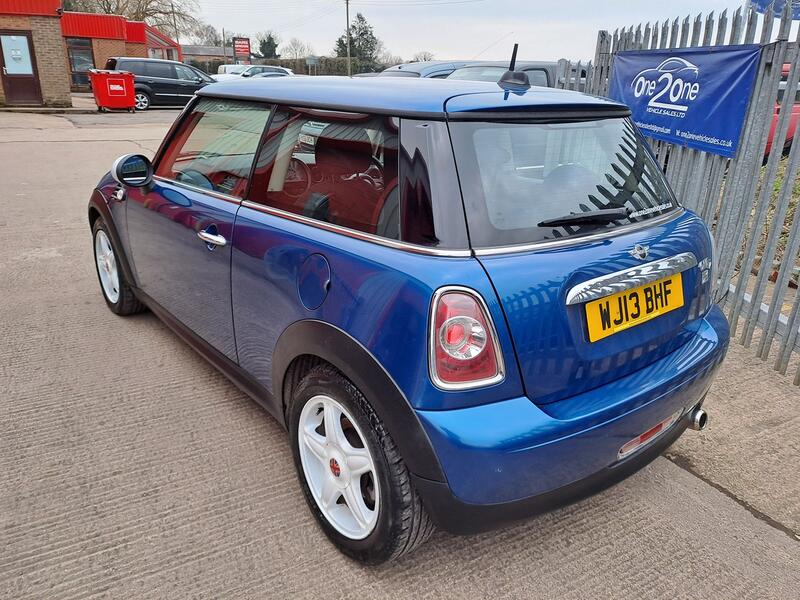 MINI HATCH