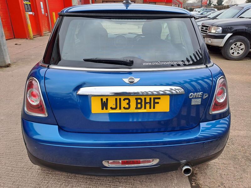 MINI HATCH