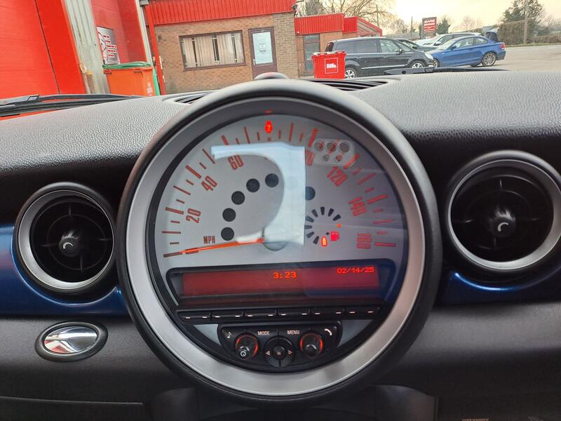 MINI HATCH