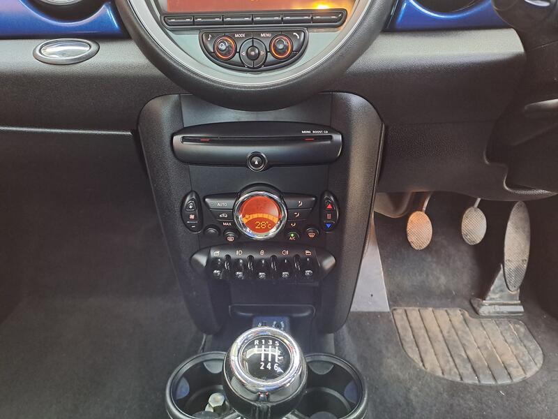 MINI HATCH
