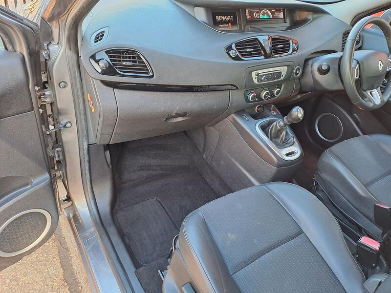 RENAULT GRAND SCENIC
